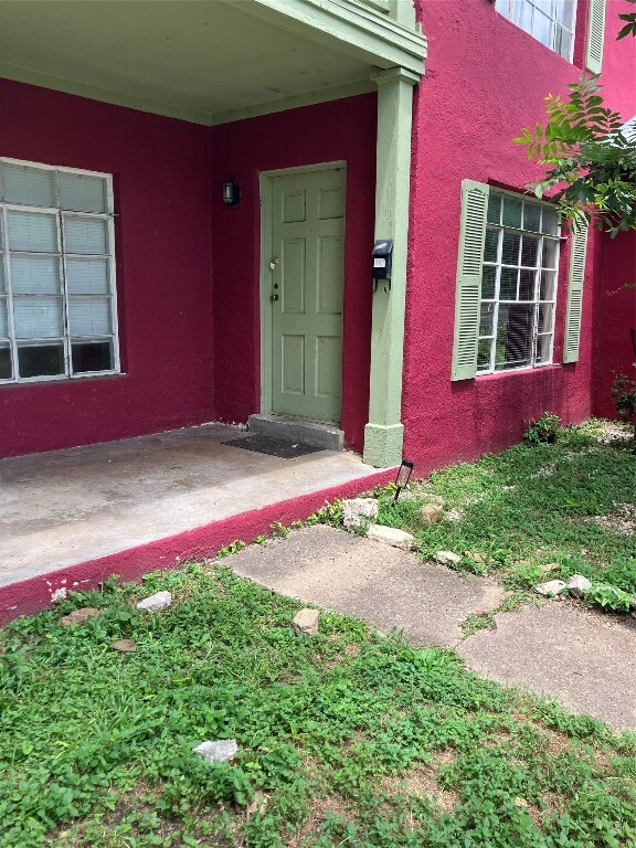 Property Photo:  1406 Ashwood Road B  TX 78722 