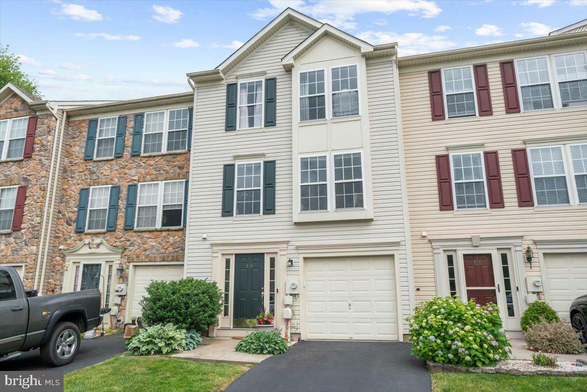 Property Photo:  717 Waterway Court  PA 18951 