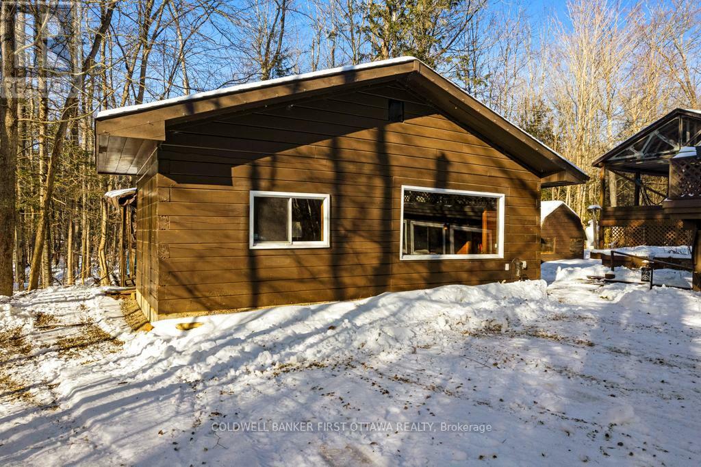 Property Photo:  1102 Ebbs Bay Road  ON K7C 0C5 