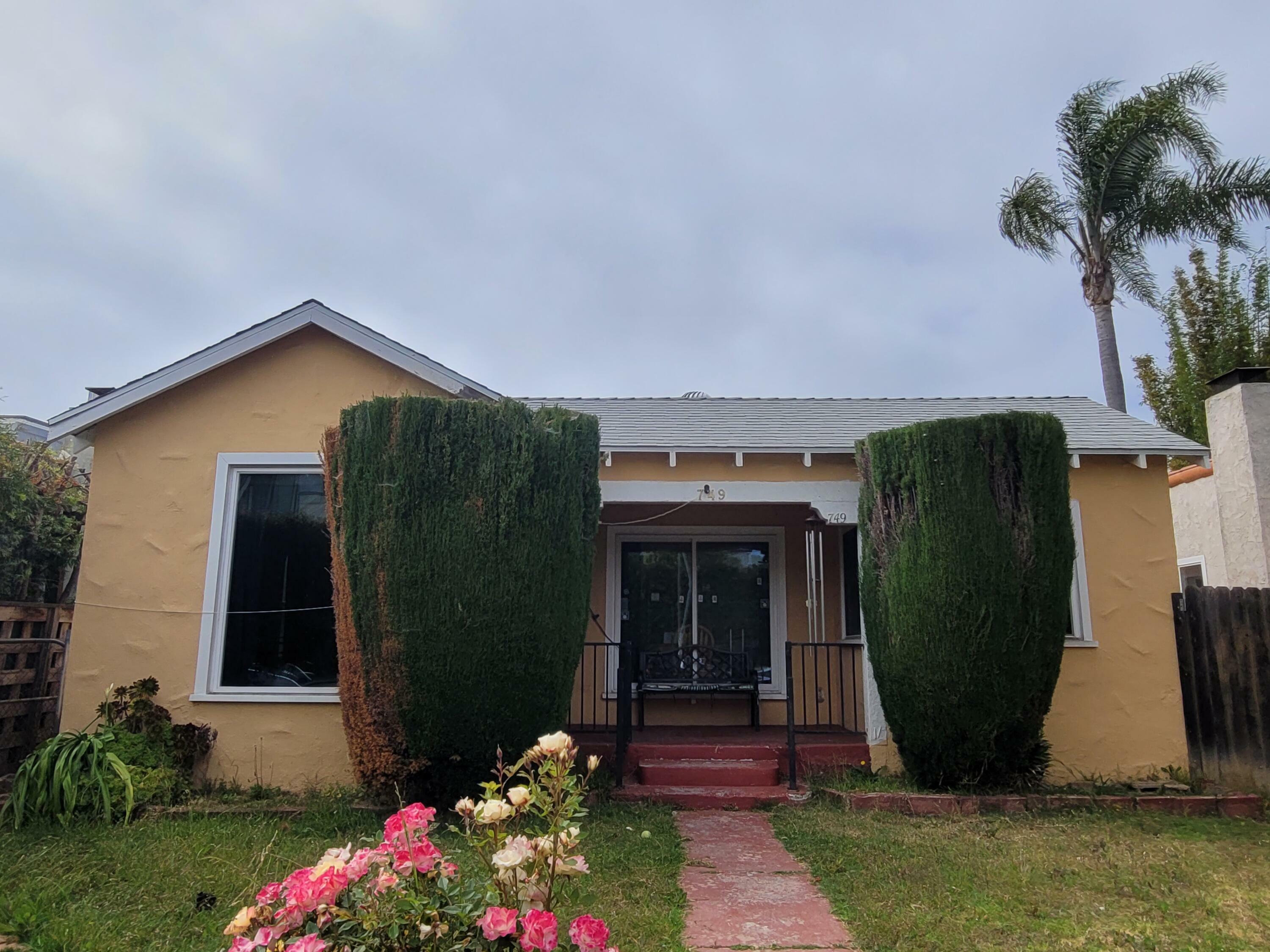 Property Photo:  749 Brooks Avenue  CA 90291 