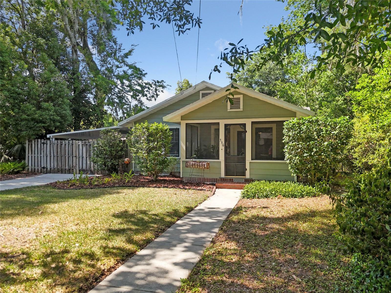 Property Photo:  556 NW 31st Avenue  FL 32609 