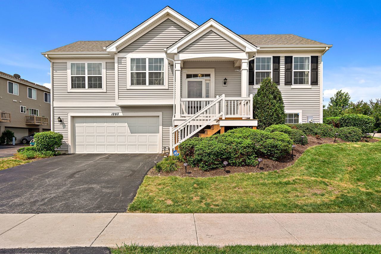 Property Photo:  1260 Alta Vista Drive  IL 60140 