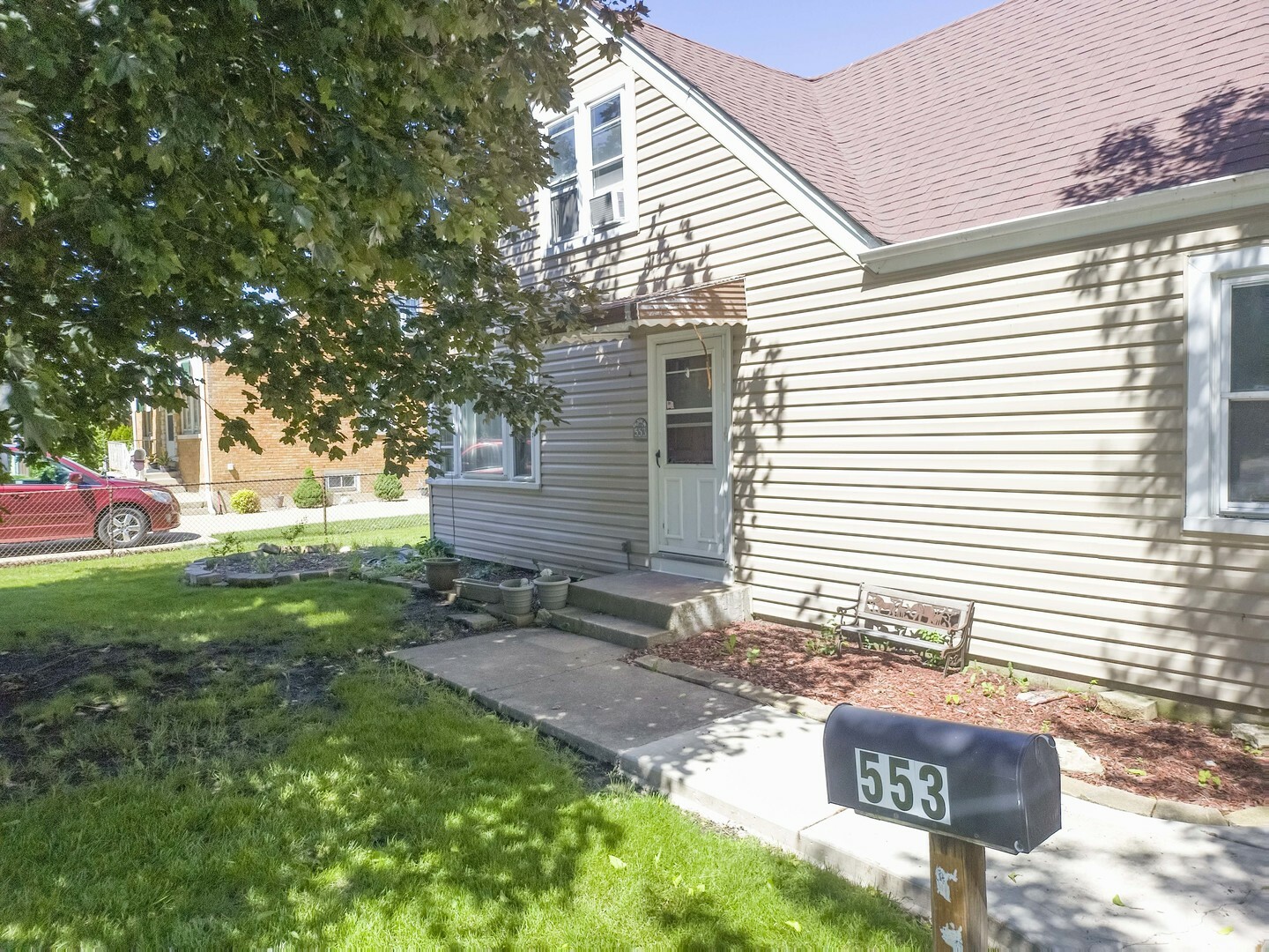 Property Photo: 553 N Wolf Road IL 60164