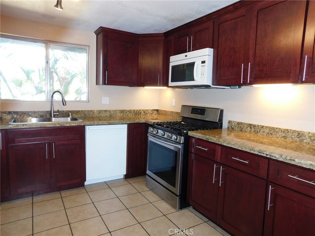 Property Photo:  101 W Olive Avenue B  CA 90631 