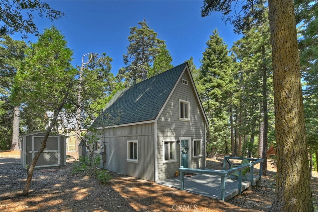 Property Photo:  25867 Mile Pine Road  CA 92391 