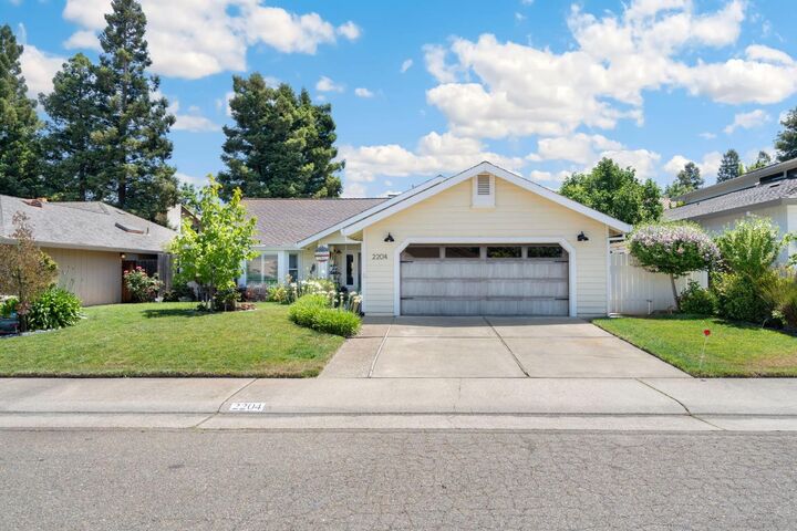 2204 Via Linda Court  Carmichael CA 95608 photo