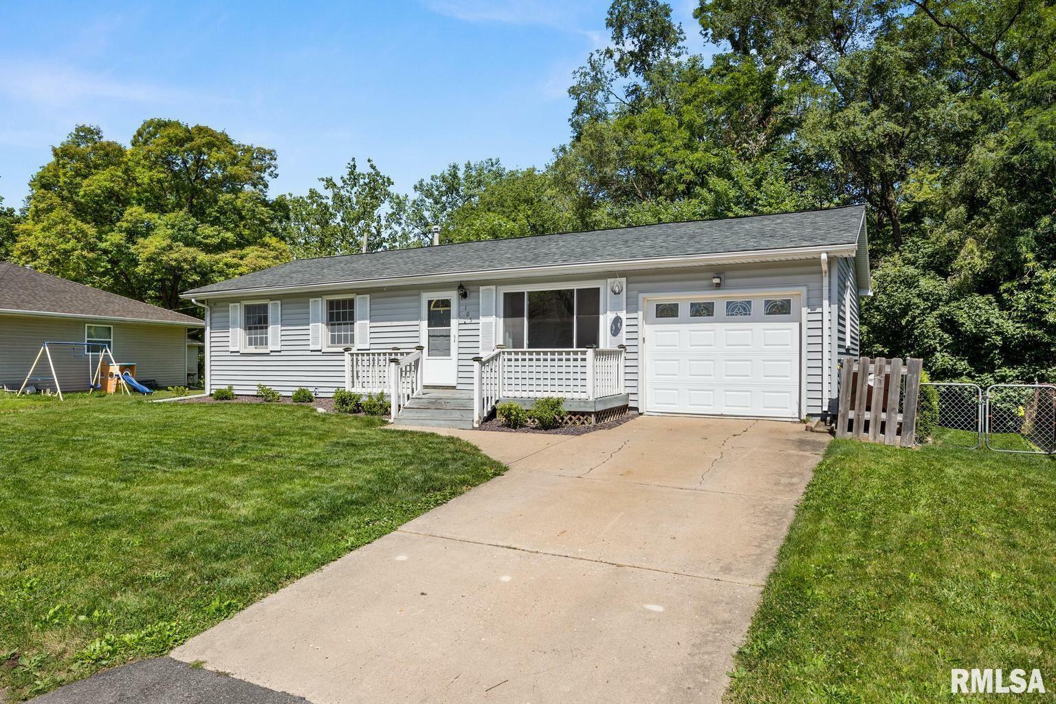 Property Photo:  105 W Almond Street  IL 61571 