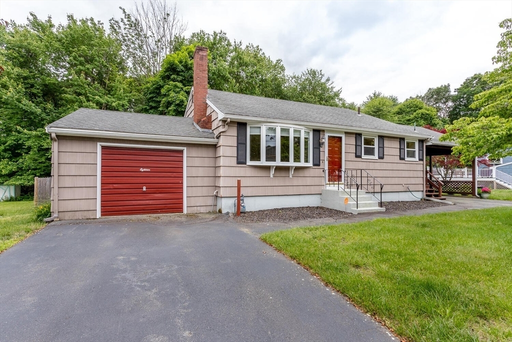 Property Photo:  18 Oakwood Dr  MA 02368 