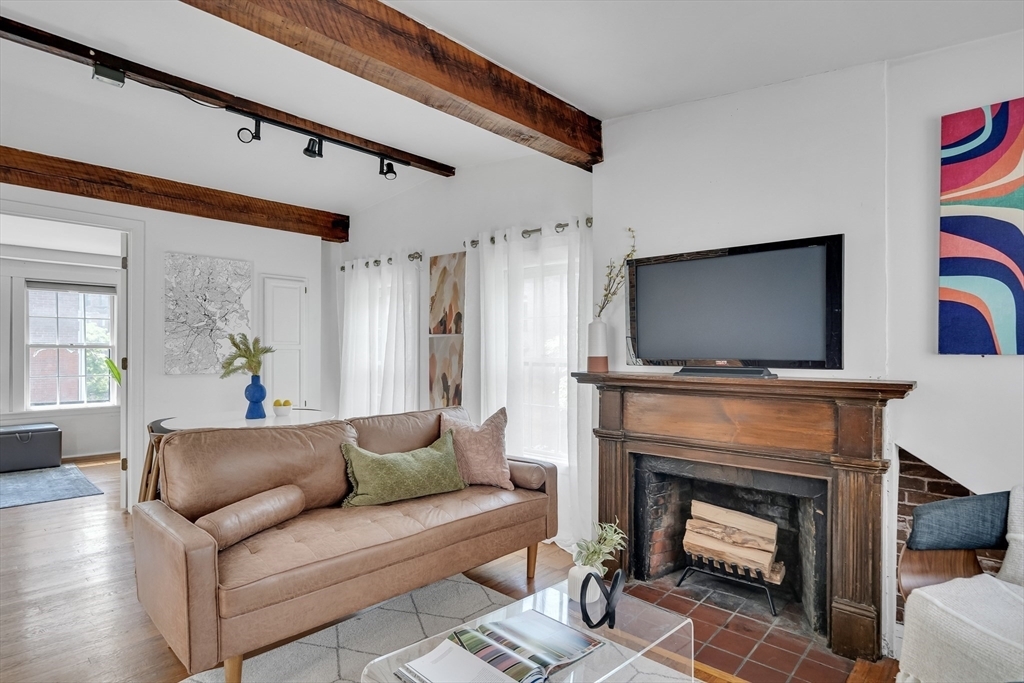 Property Photo: 123 Pinckney St 4 MA 02114