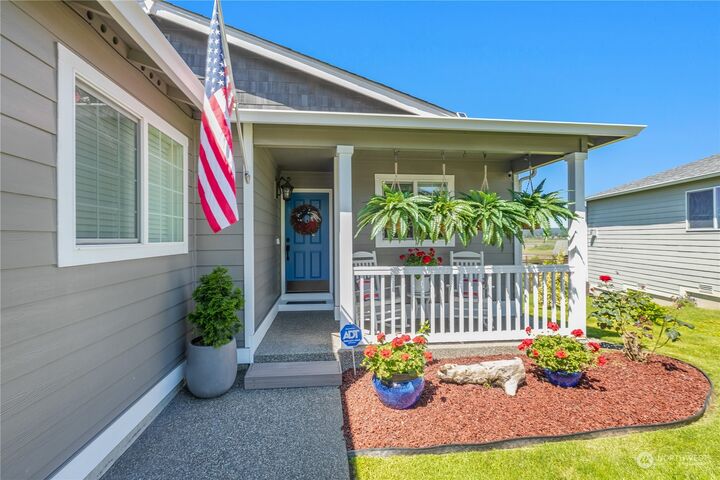 Property Photo:  4704 57th Drive NE  WA 98270 