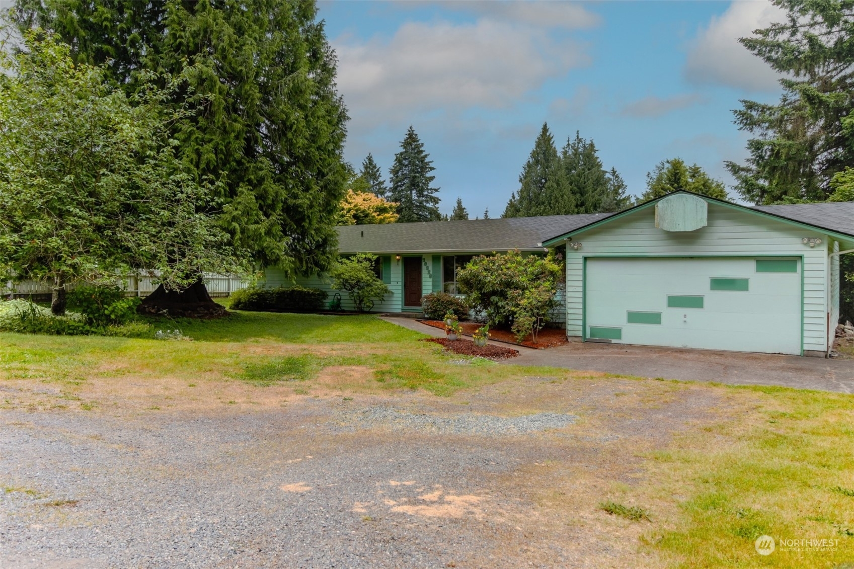 Property Photo:  10326 46th Place SE  WA 98258 