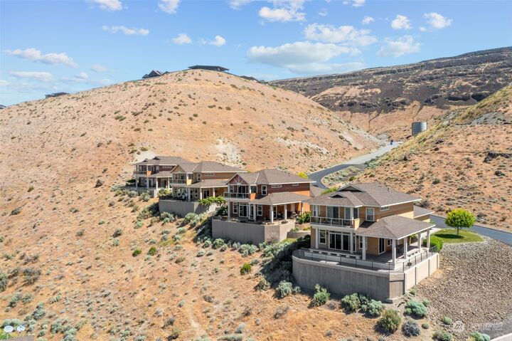 Property Photo:  9192 Ridgeview Drive NW  WA 98848 