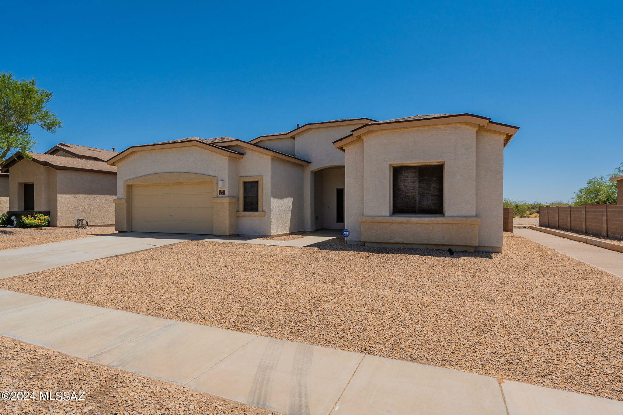 Property Photo:  6741 S Camino Catalan  AZ 85757 