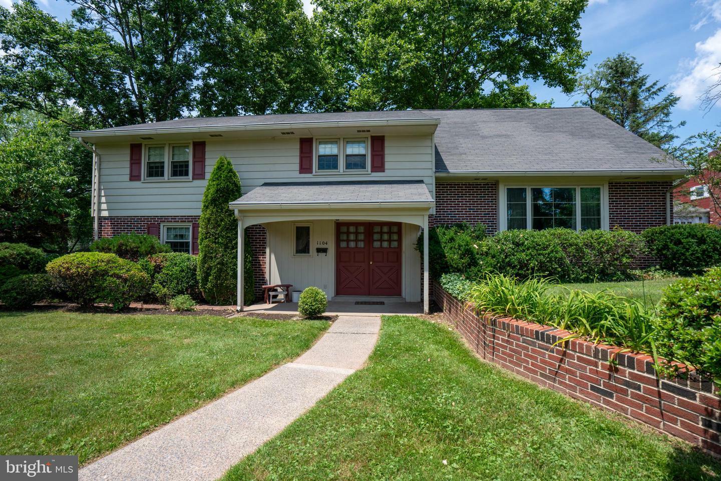 Property Photo:  1104 Old Post Road  PA 18944 