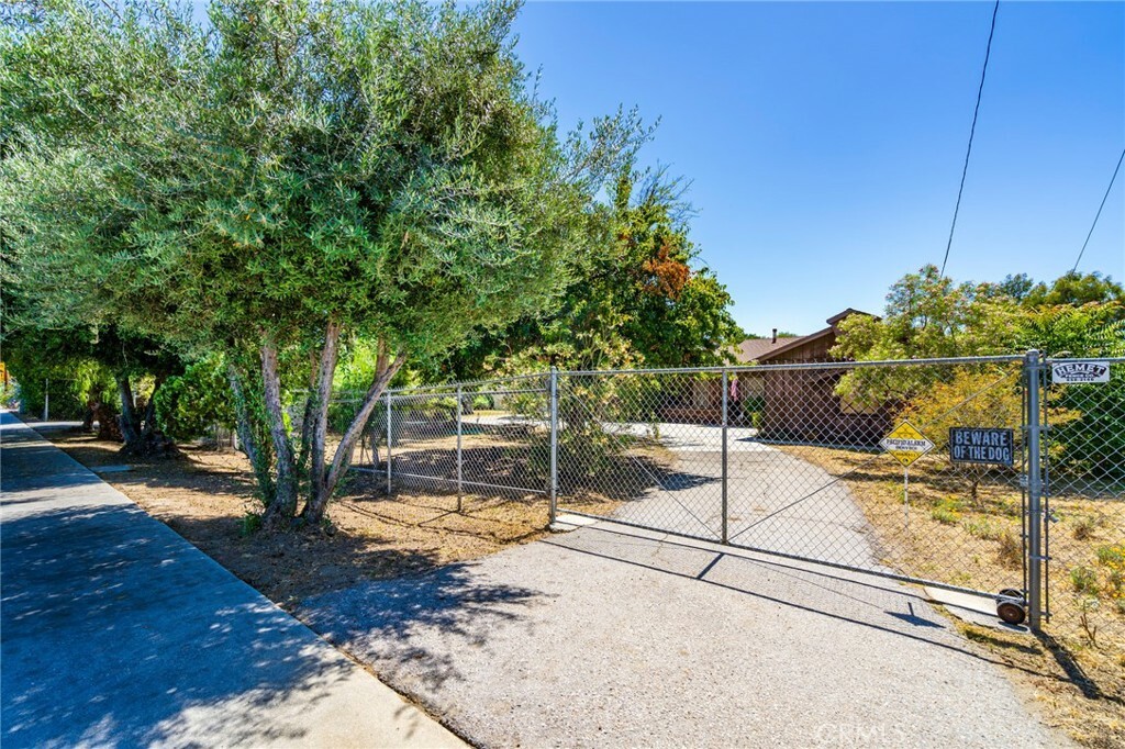 Property Photo:  26181 Meridian Street  CA 92544 