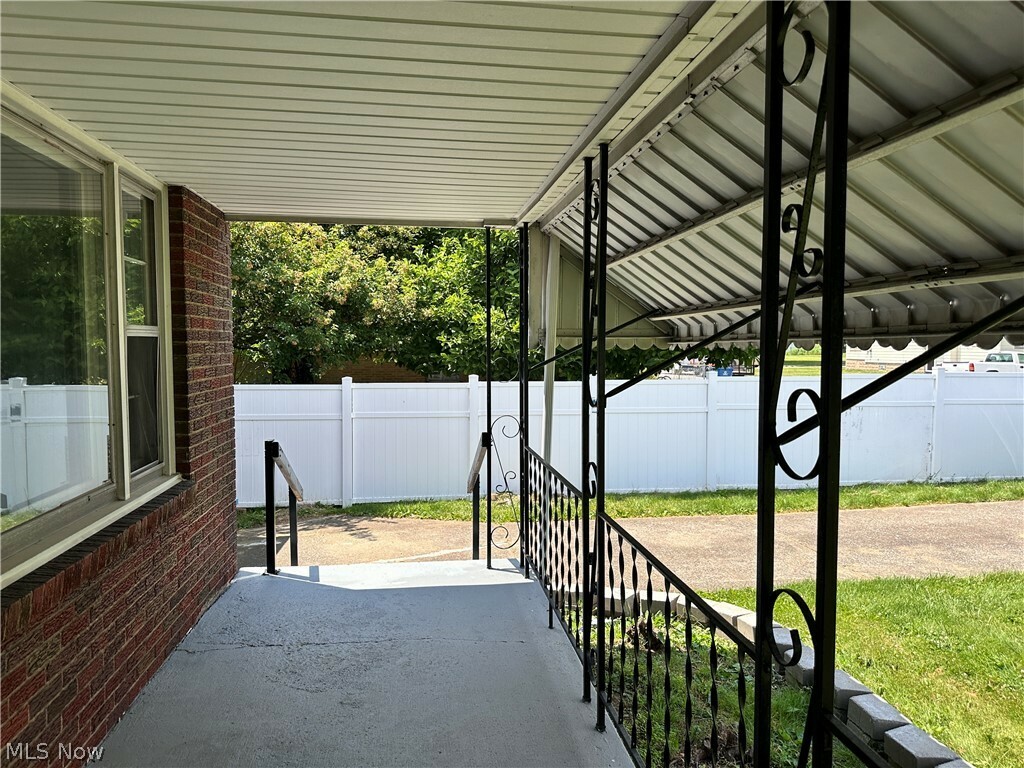 Property Photo:  301 Park Drive  OH 44405 