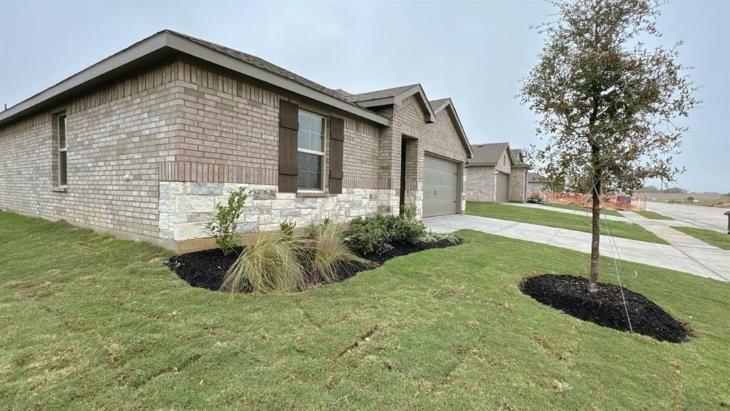 Property Photo:  529 Crestridge Drive N  TX 76033 