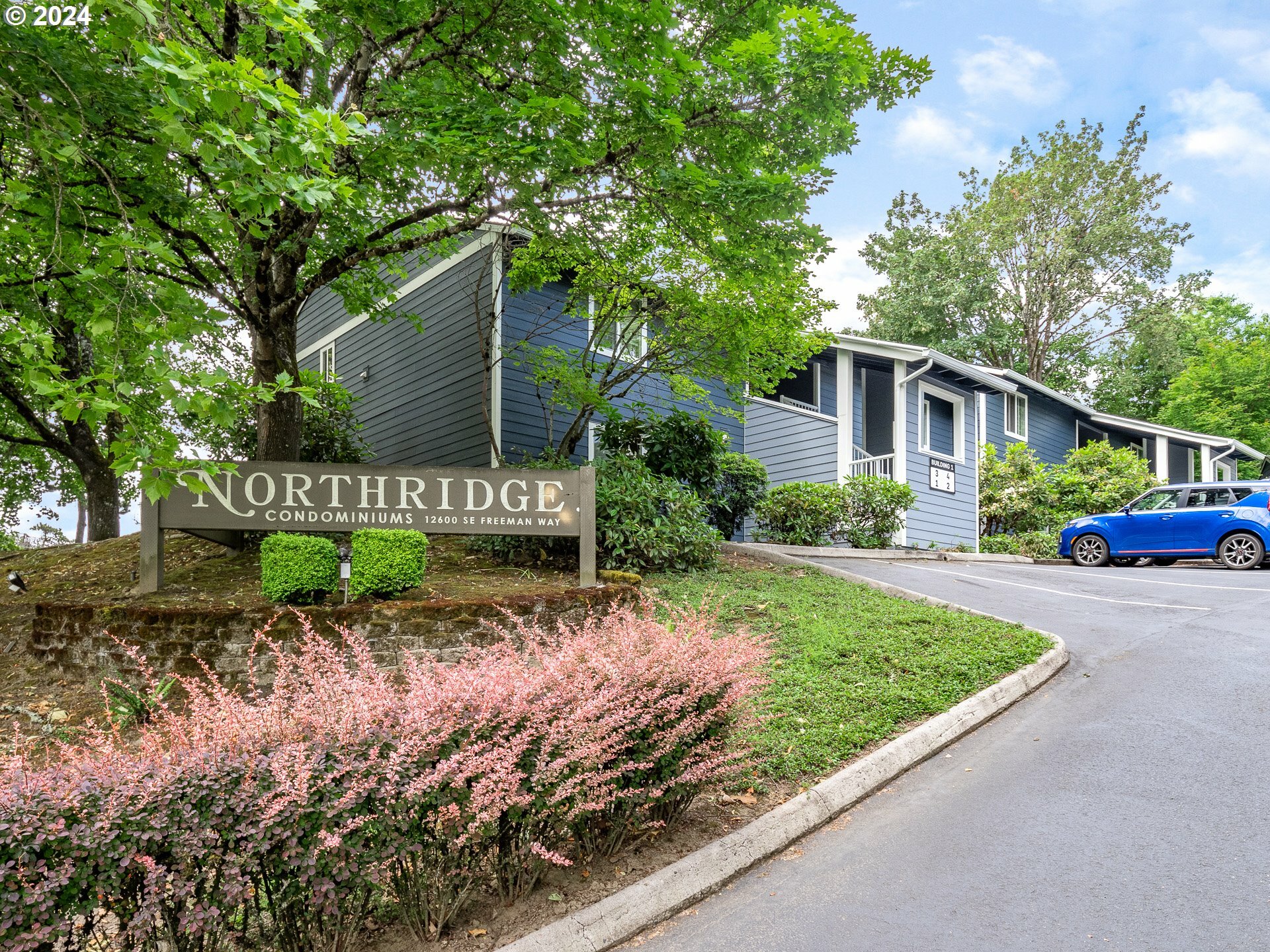 Property Photo: 12600 SE Freeman Way 4 OR 97222
