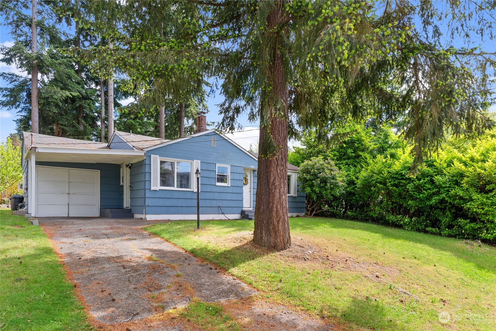 Property Photo:  2115 N 147th Street  WA 98133 