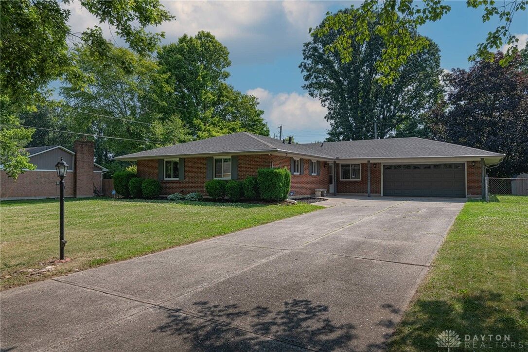 Property Photo:  5282 Applecreek Road  OH 45429 