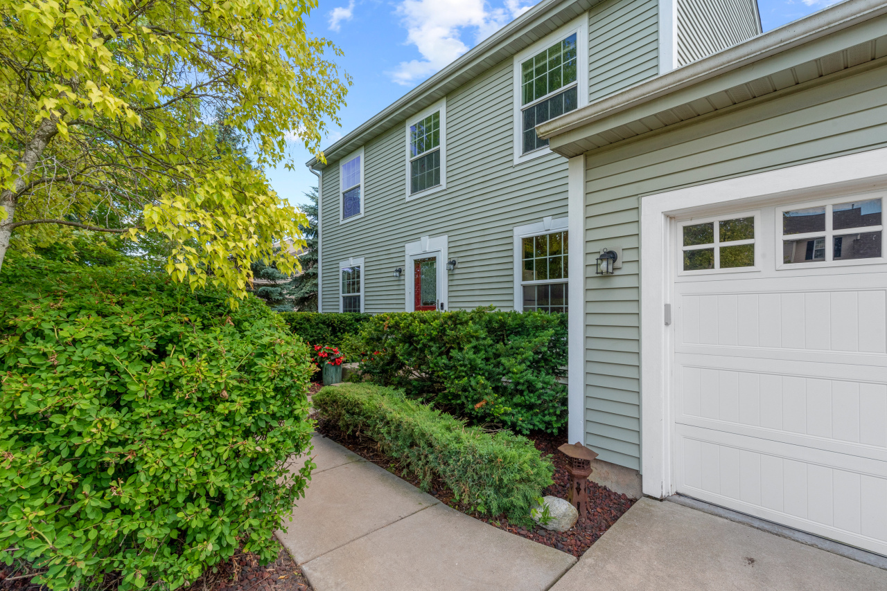 Property Photo: 2205 Cherokee St WI 53024