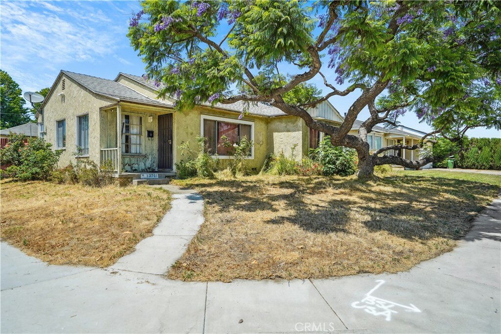 House for sale in Arleta 13761 Bracken Street, Arleta, CA 91331