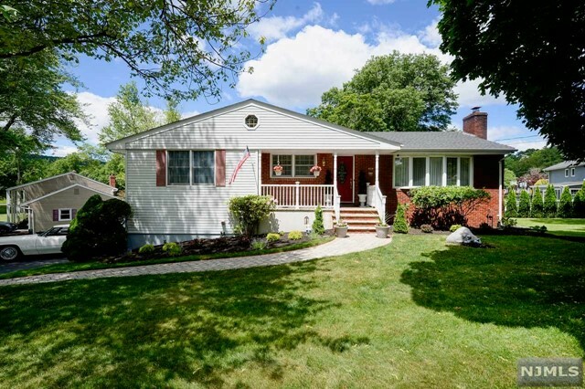 Property Photo:  705 Squaw Brook Road  NJ 07508 