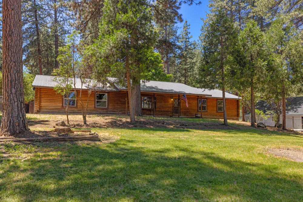 Property Photo:  15333 Green Wing Loop  OR 97627 