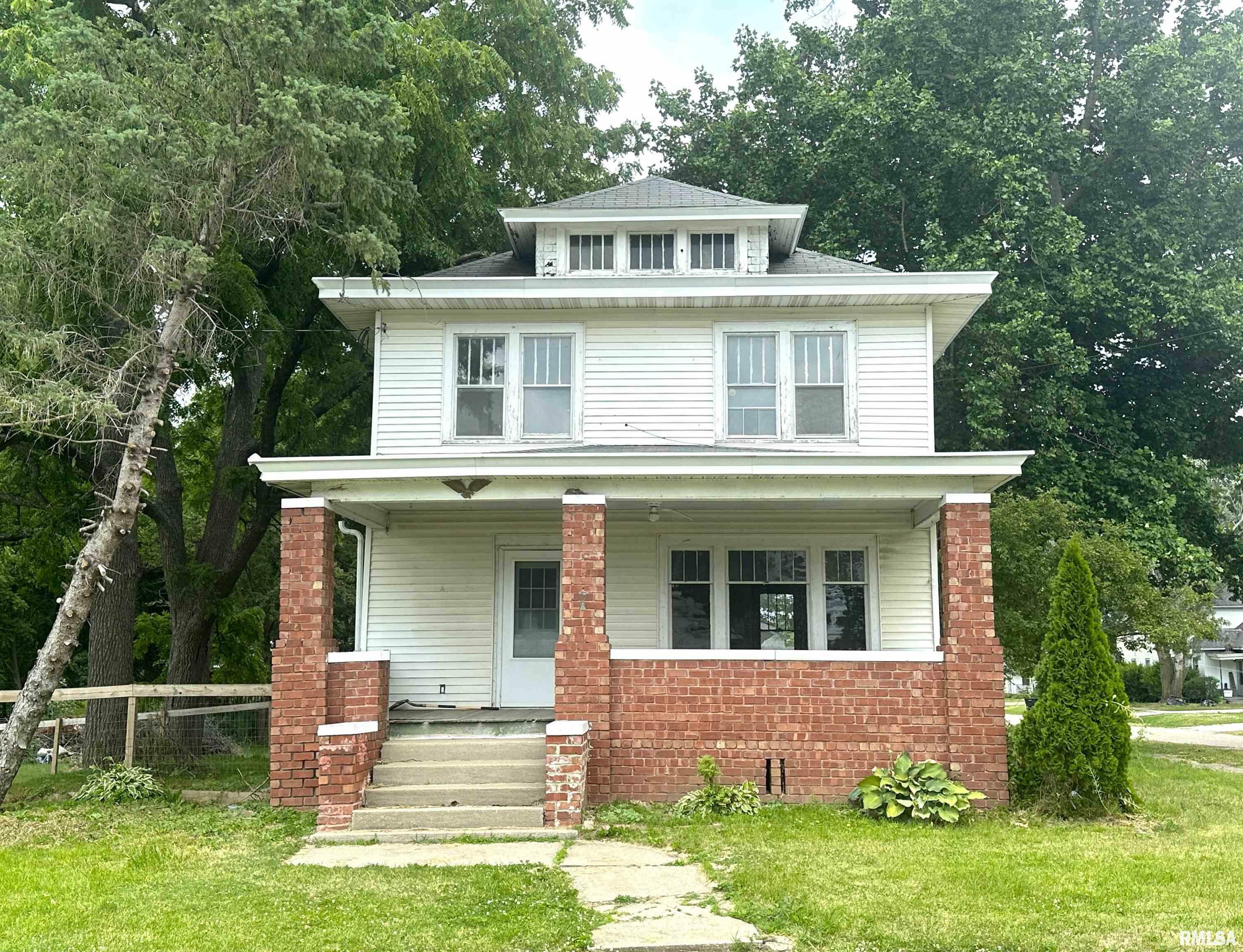 Property Photo:  121 Main Street  IL 61458 