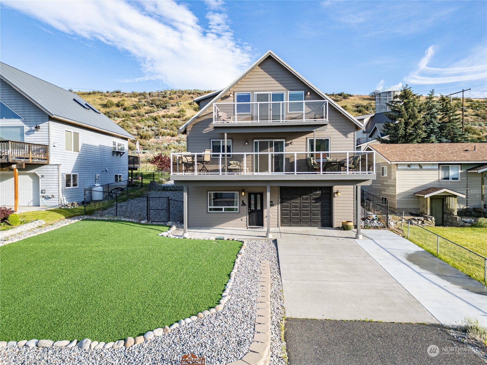 Property Photo:  180 W Entiat Drive  WA 98843 