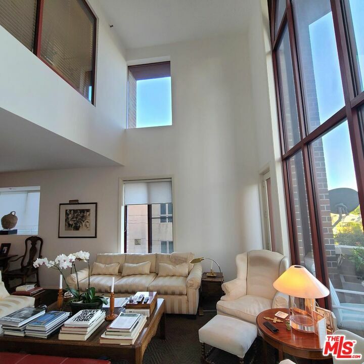 Property Photo:  10550 Wilshire Blvd 305  CA 90024 