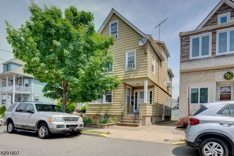 Property Photo:  35 Tuttle St  NJ 07057 