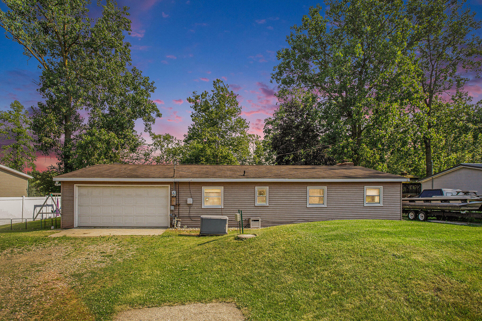 Property Photo:  15071 Roberts Shore Drivew Drive  MI 49042 