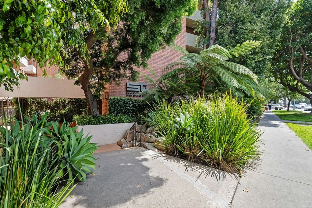 Property Photo:  11750 W Sunset Boulevard 310  CA 90049 