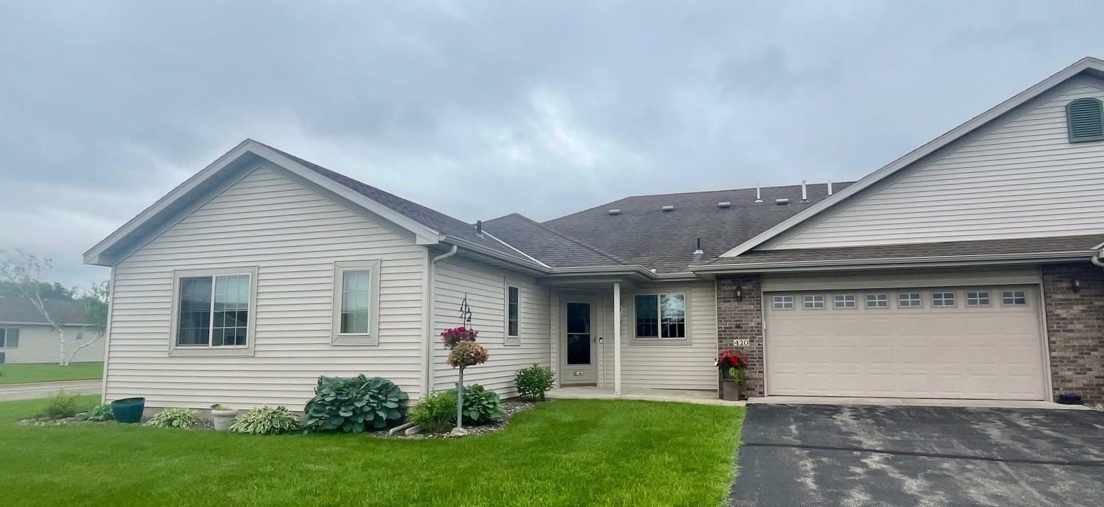 Property Photo: 420 Heritage Court MN 56387