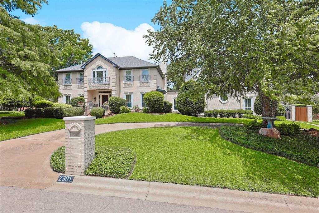 Property Photo:  2301 Stonegate Circle  TX 76205 