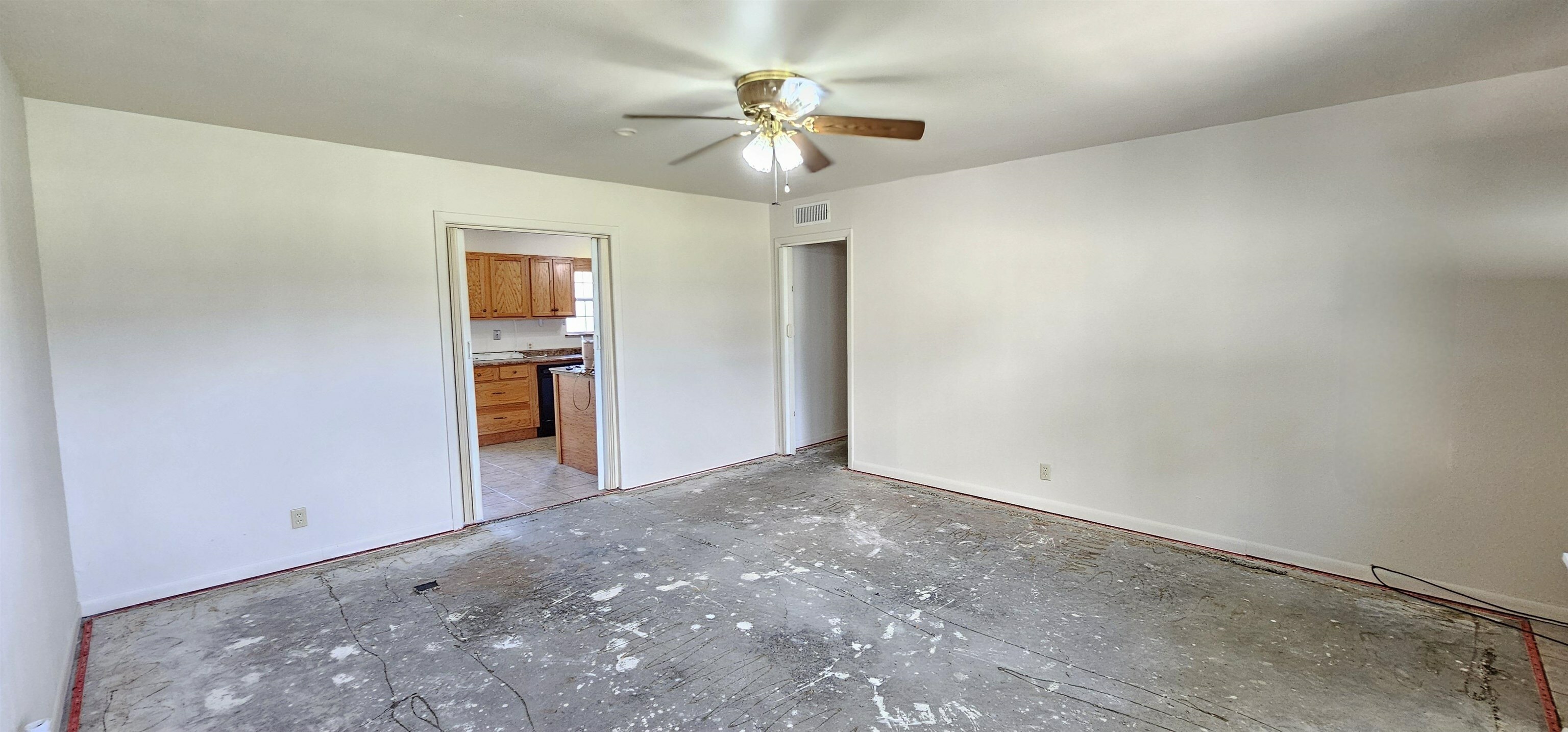 Property Photo:  185 Laxon Street  TX 77611 