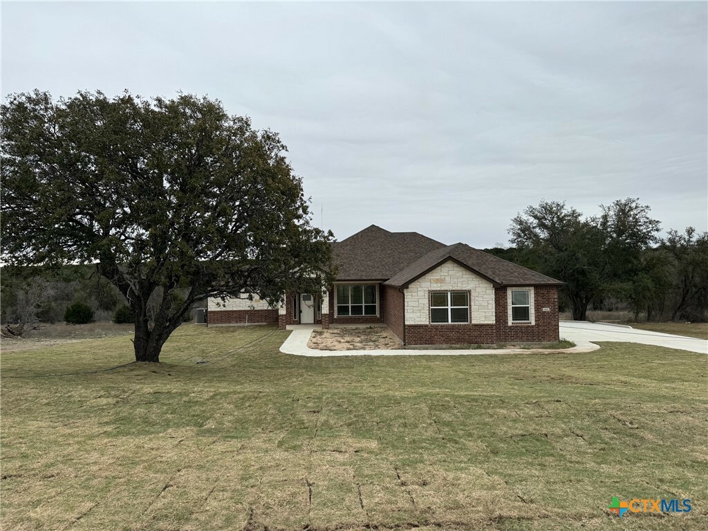 Property Photo:  805 Estate Circle  TX 76522 