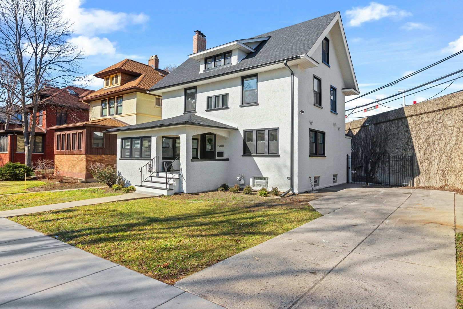 Property Photo:  1500 W Sherwin Avenue  IL 60626 