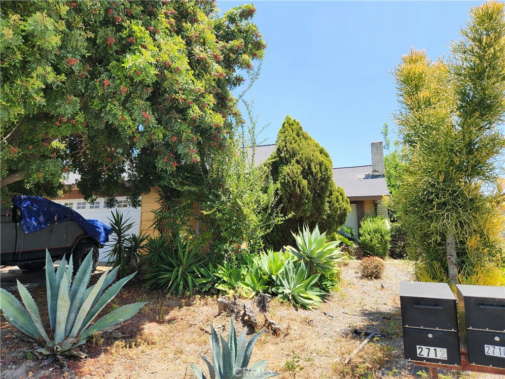 Property Photo:  2710 E Maureen Street  CA 91792 