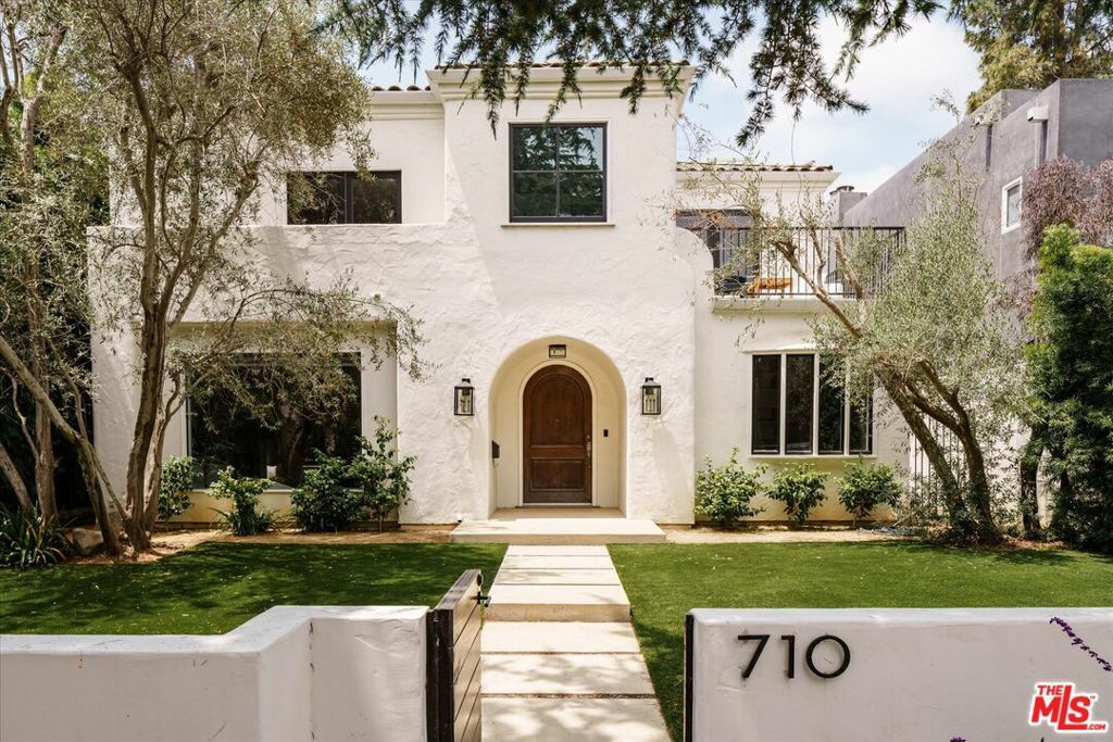Property Photo: 710 22nd Street CA 90402