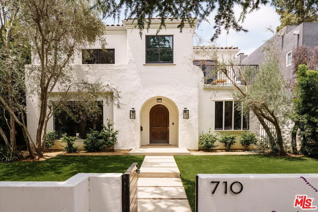 Property Photo:  710 22nd Street  CA 90402 