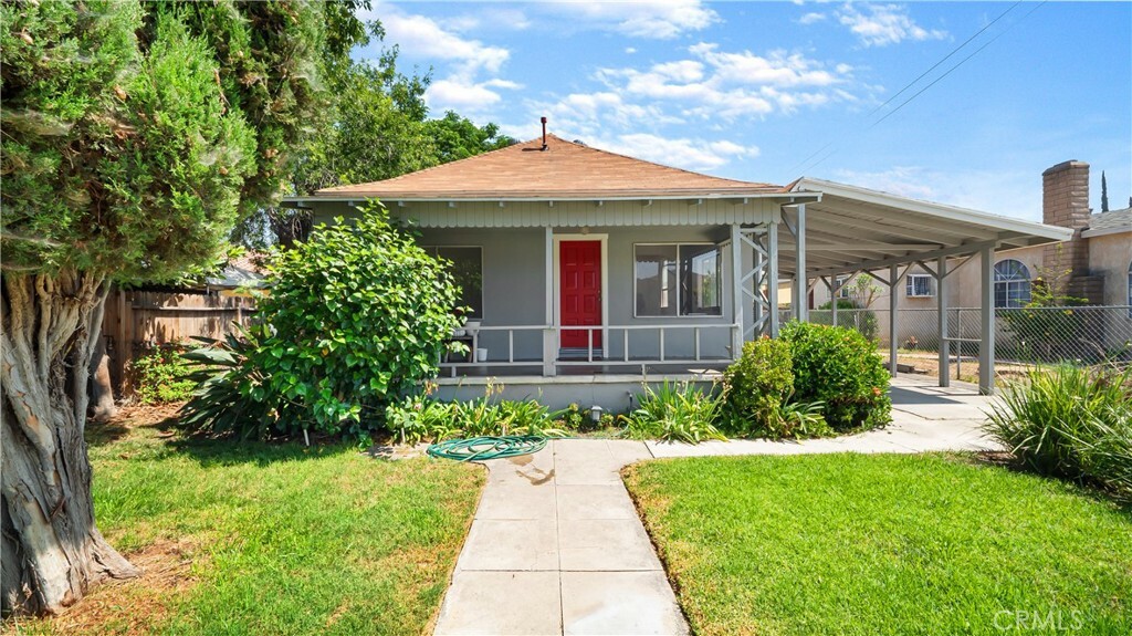 Property Photo:  337 E O Street  CA 92324 