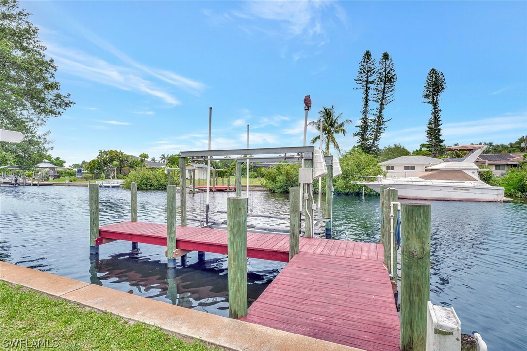 Property Photo:  12315 Davis Boulevard  FL 33905 