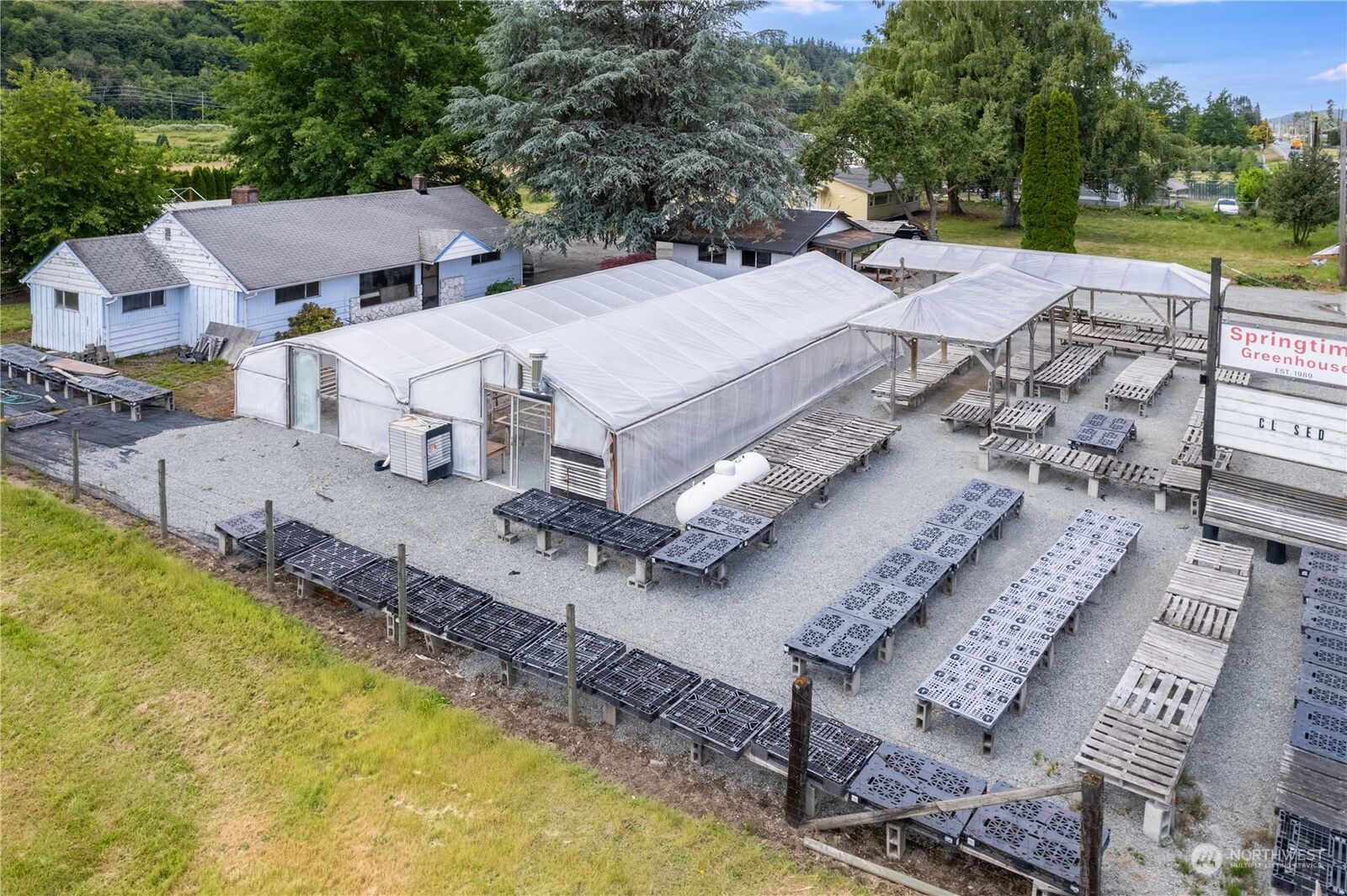 Property Photo:  10716 State Route 162 E  WA 98374 