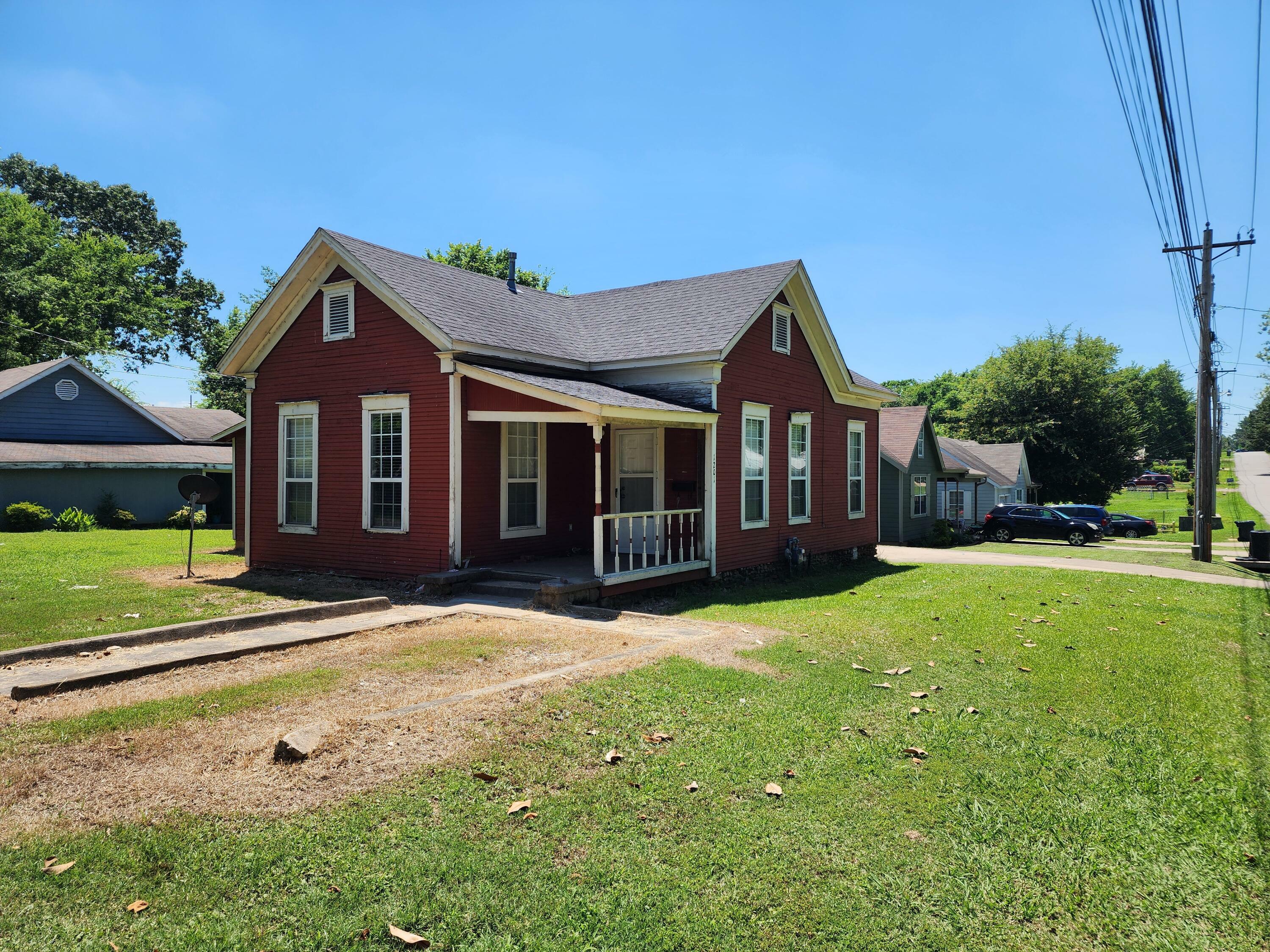 Property Photo:  1201 W Sevier Street  AR 72830 