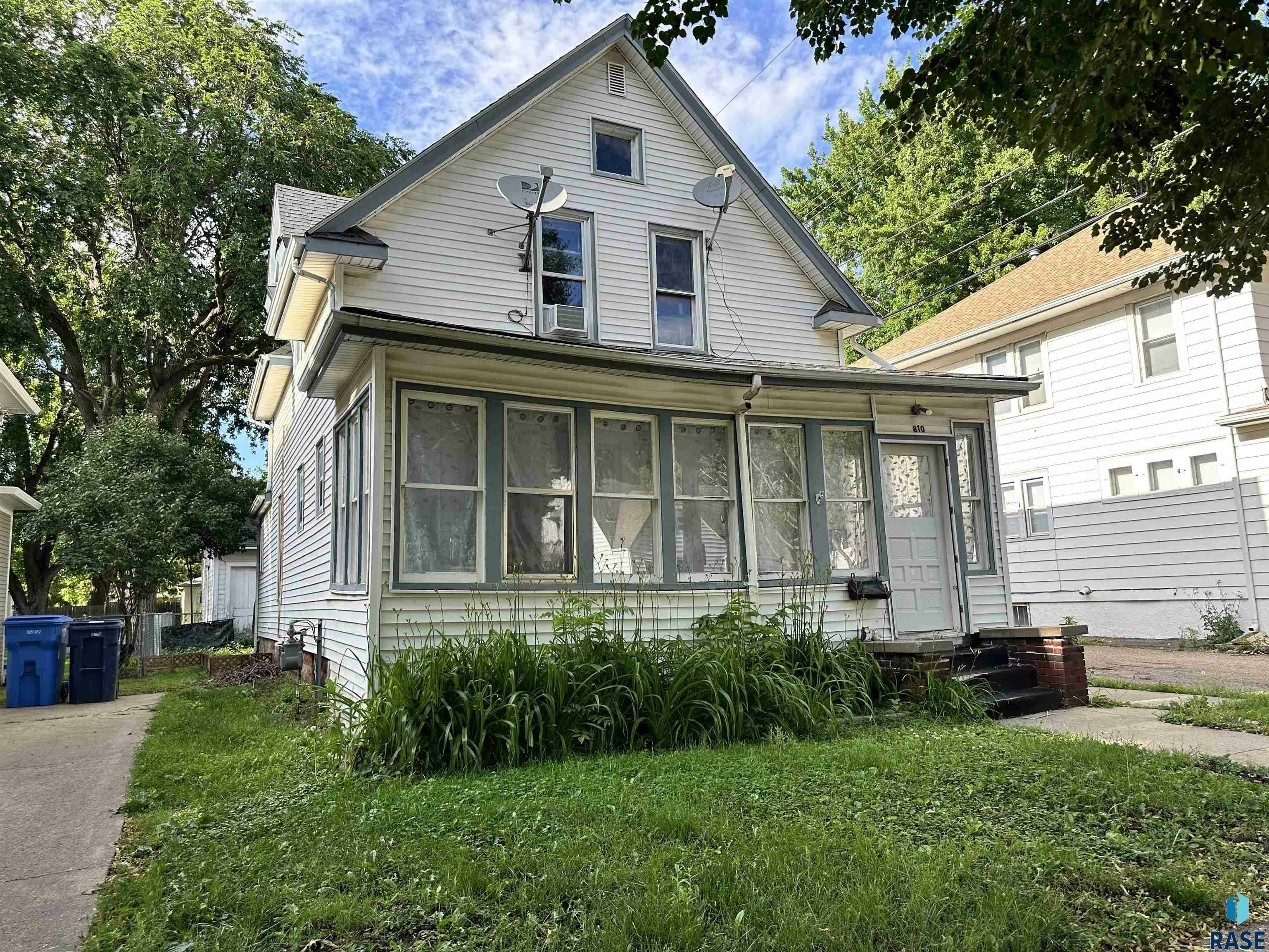 Property Photo:  810 W 15th St  SD 57104-4711 