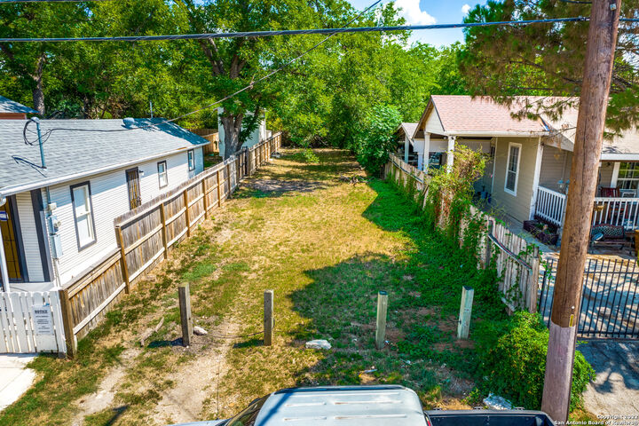 216 Sherman  San Antonio TX 78202 photo
