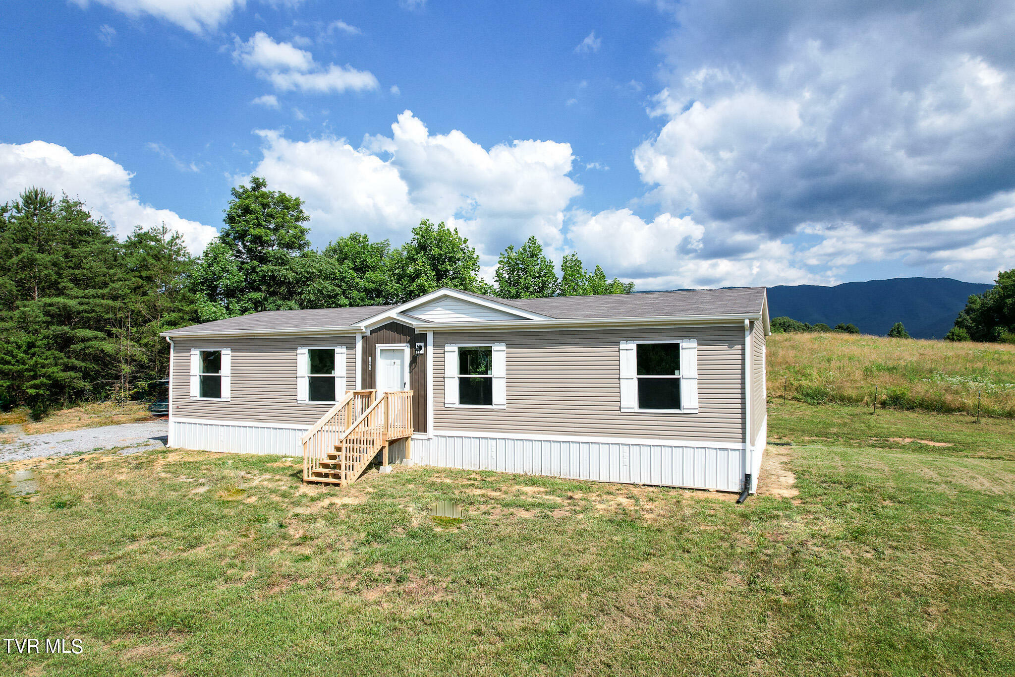 Property Photo:  1895 Shakerag Road  TN 37743 