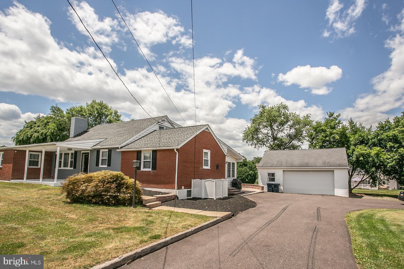 Property Photo: 641 King Road PA 19468